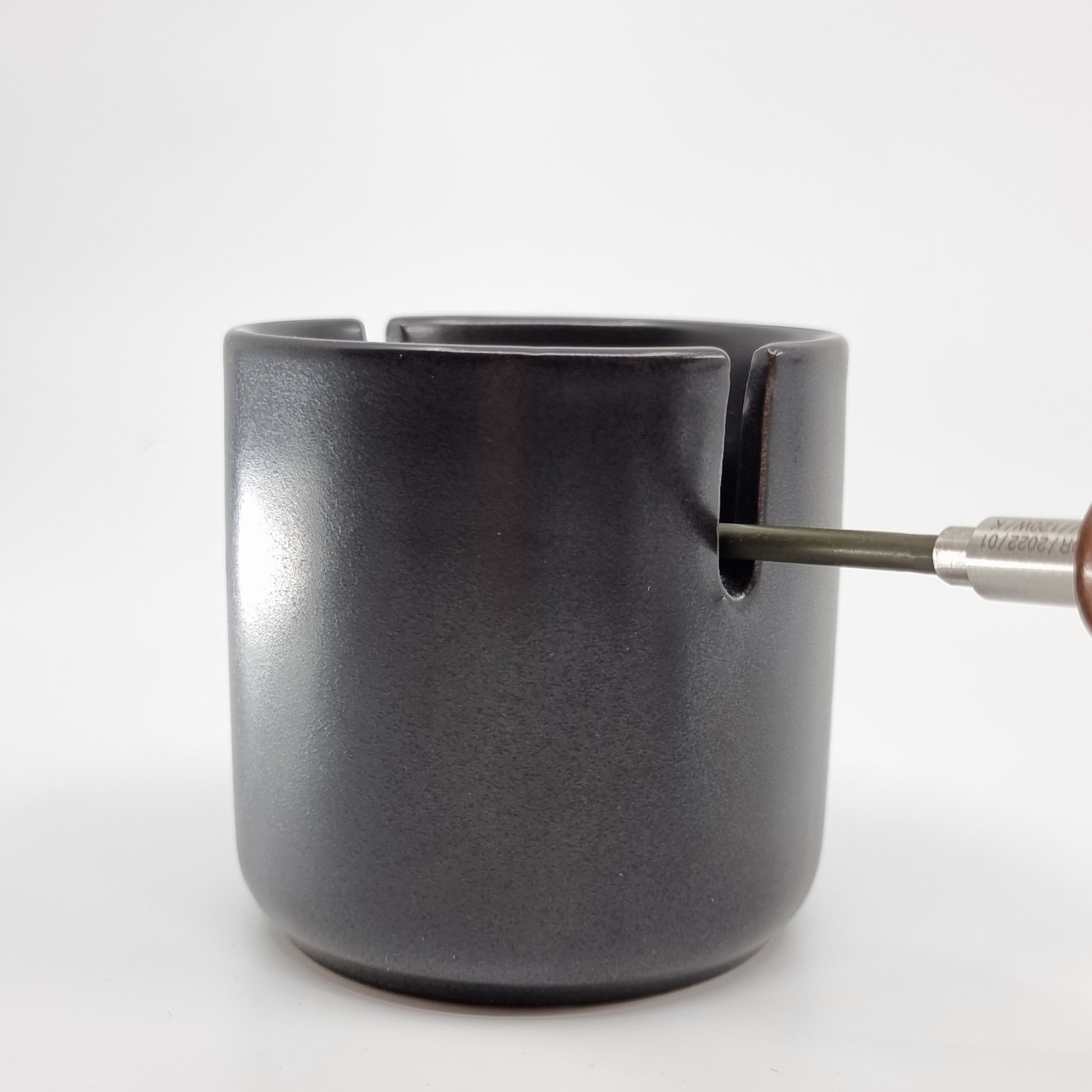 Suet Jade Porcelain Stand by QaromaShop